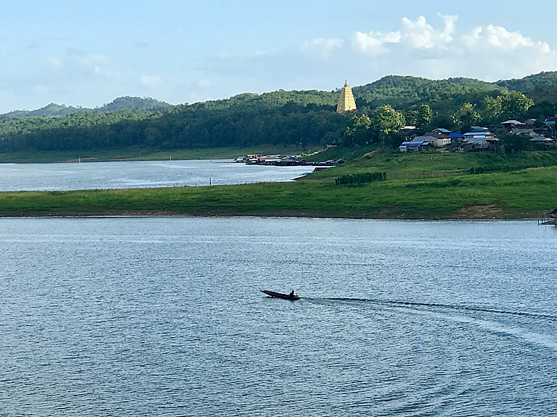 ที่พักวิวทะเลสาบสงบเงียบ สังขละบุรี